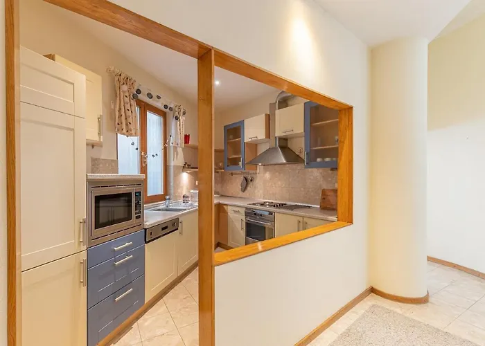 Hunyadi - Elegant Quiet Flat In Buda Castle With Parking Apartmán *