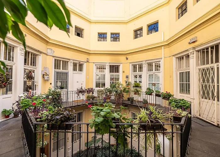 Hunyadi - Elegant Quiet Flat In Buda Castle With Parking Апартаменты Будапешт